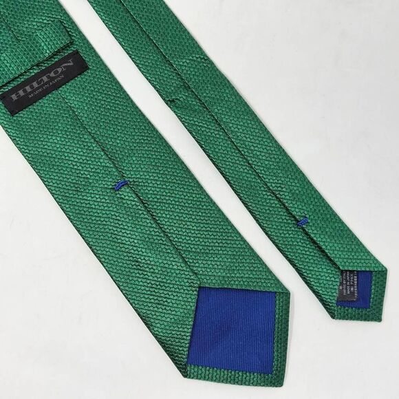 HILTON MADE IN JAPAN SILK TIE EMERALD GREEN SATIN WOVEN TEXTURED 3" X 57" - Picture 3 of 4